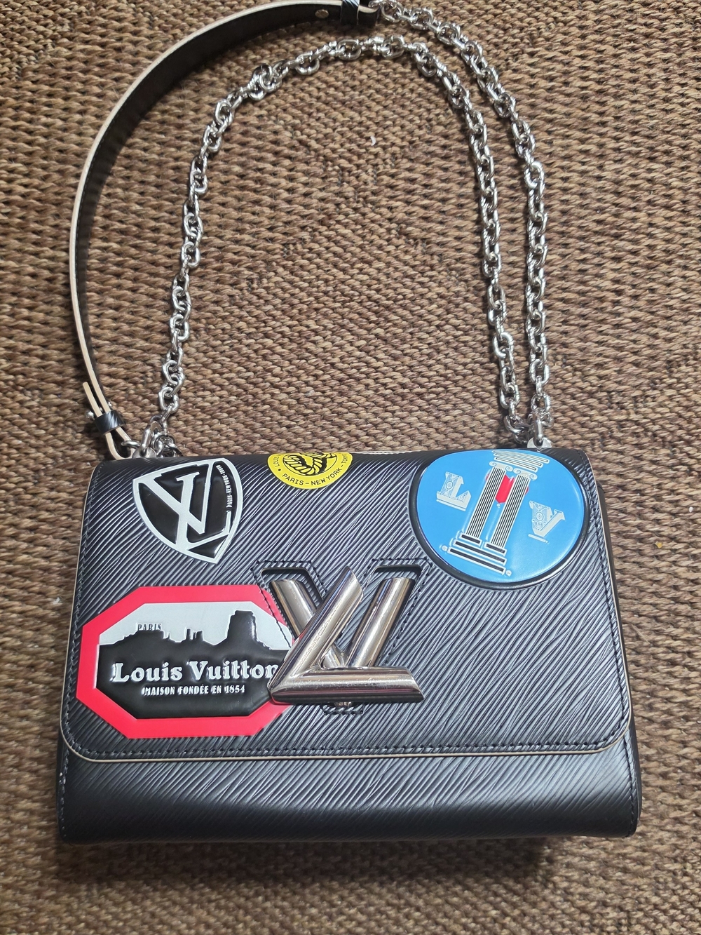 Louis Vuitton Black Epi Leather Chain Shoulder Bag Limited Edition - Picture 1 of 8